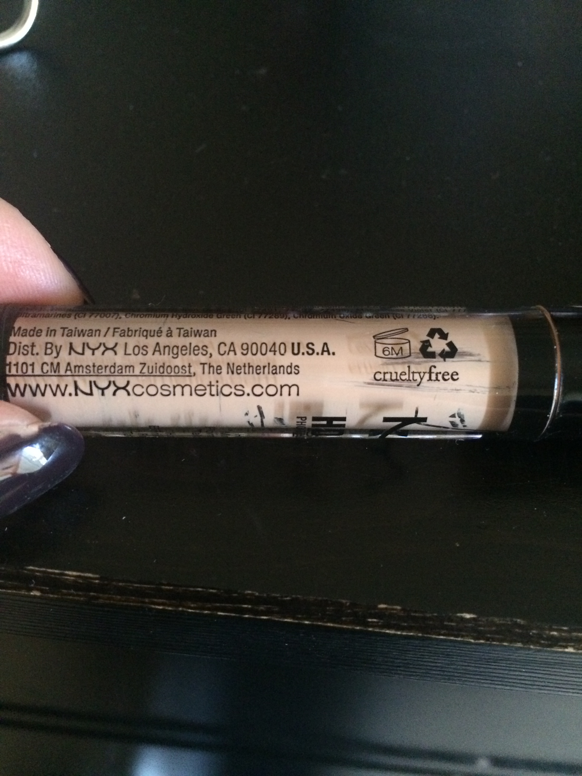HD Photogenic concealer di NYX 